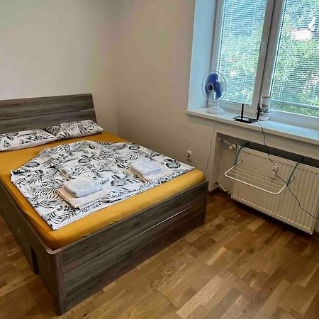 Brand New Apartment In The Heart Of براتسيلافا المظهر الخارجي الصورة